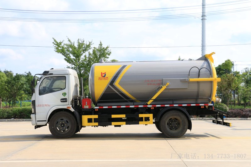 程力吸污车
